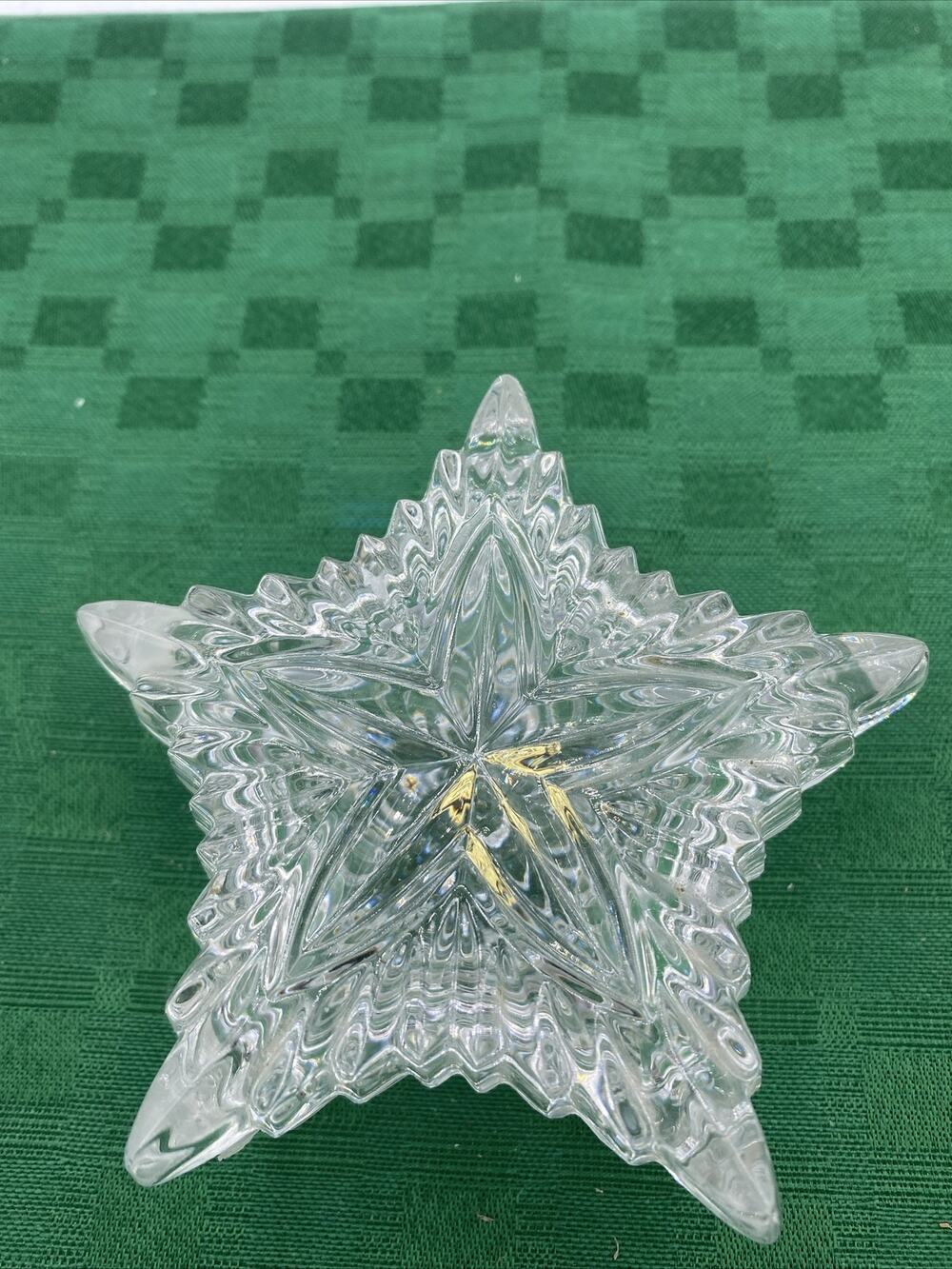 Vintage Star Shaped Lidded Zajecar Yugloslavia 24% Lead crystal Trinket dish 4”